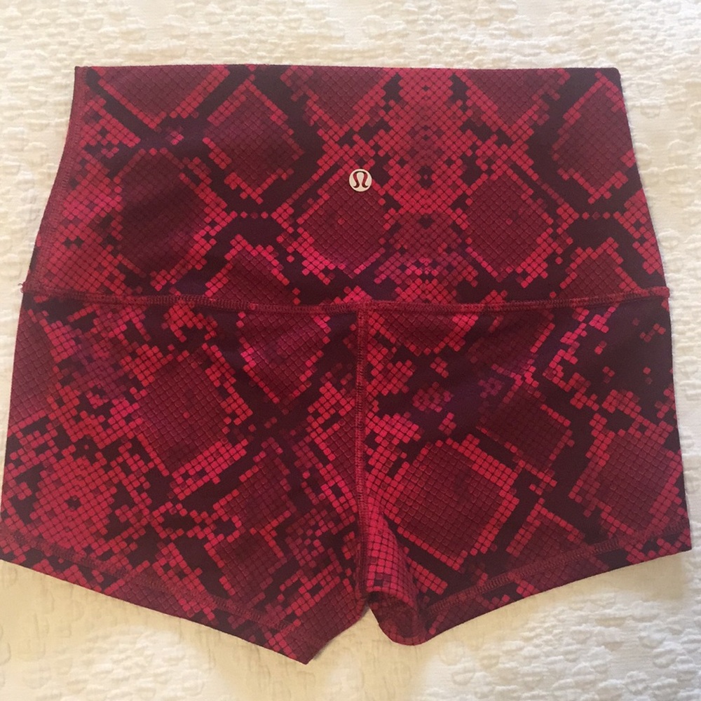 Lululemon Boogie Short Roll Down 2"